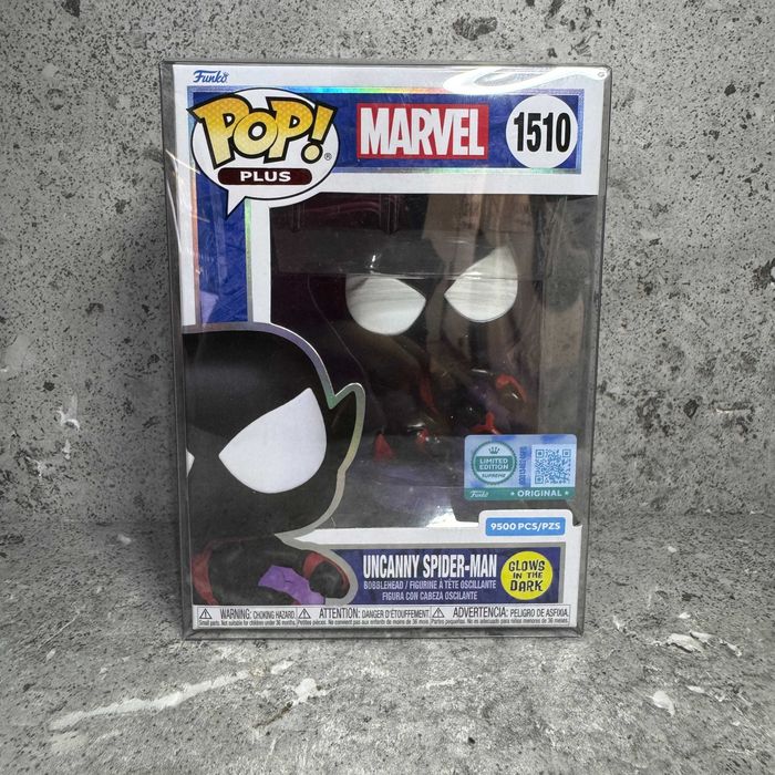 Funko POP! Plus Uncanny Spider-Man #1510 GITD | Limited Edition 9500 Pcs | Protektor