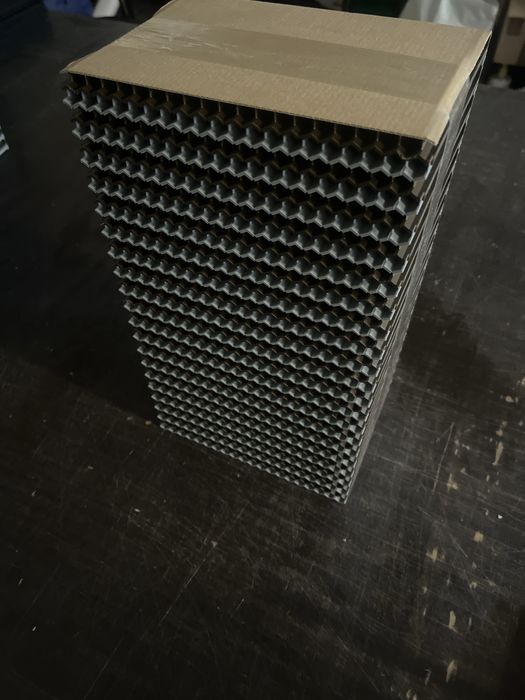 Plaster hodowlany dla murarki rogatej fi 10; 780 otworów