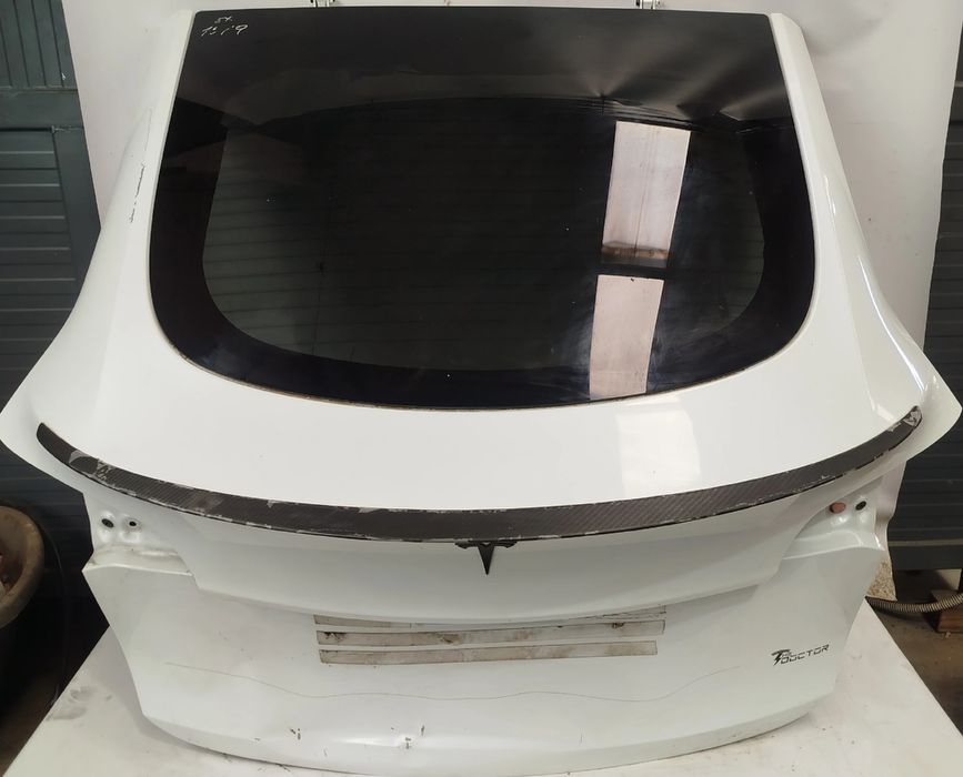 Porta / tampa da mala TESLA Model Y (5YJY)