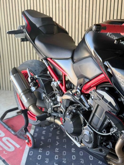 Kawasaki Z900 Akrapovic 2021
