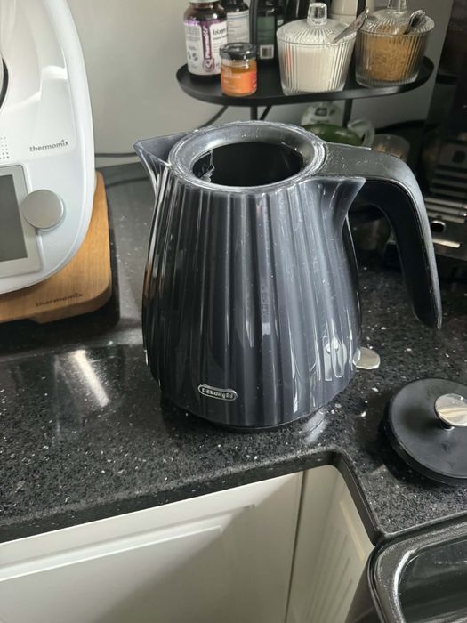 DeLonghi czajnik elektryczny 2000W