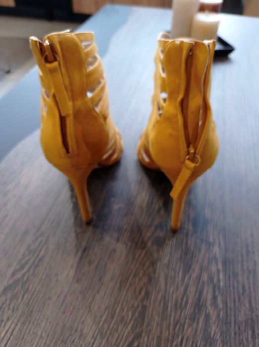Buty Zara Basic Collection roz. 38