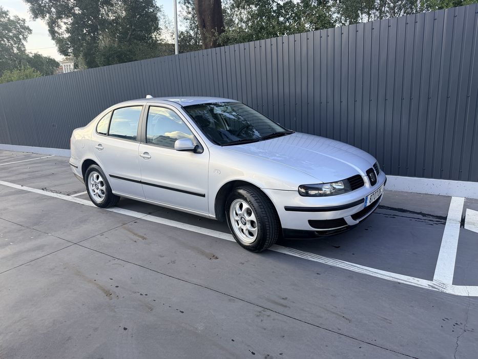 Seat toledo carro muito bem estimado pronto a circular