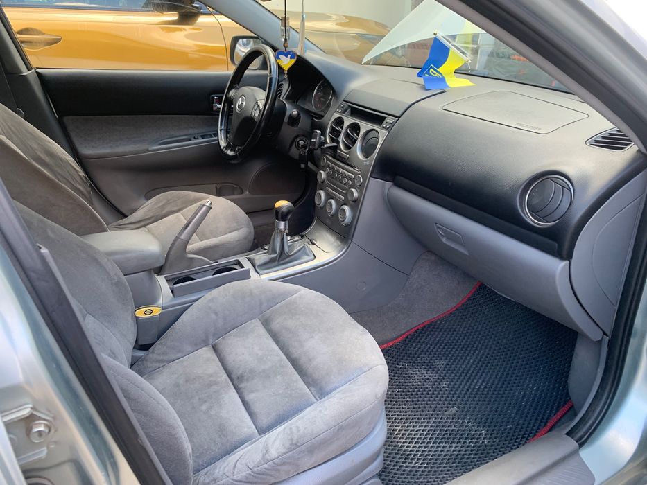 Автомобіль Mazda 6