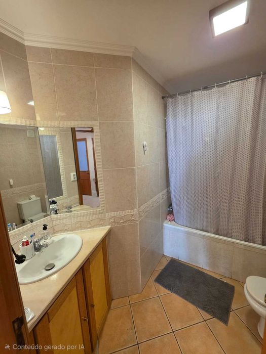 Apartamento T2 c/Arrecadação e Lugar de Garagem