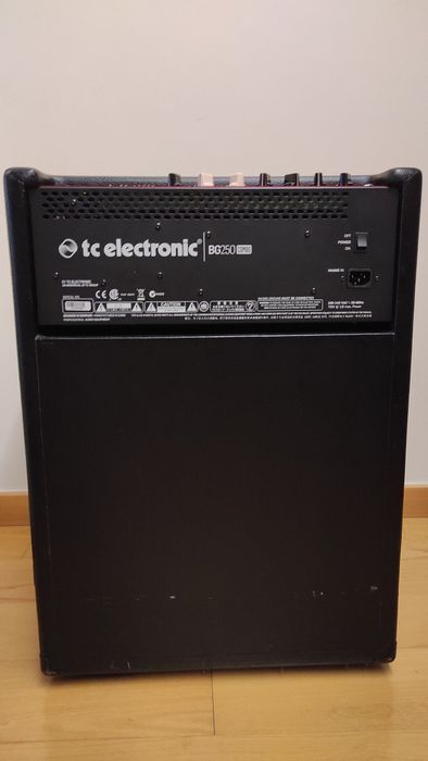 Amplificador Baixo TC Eletronic BG250-115