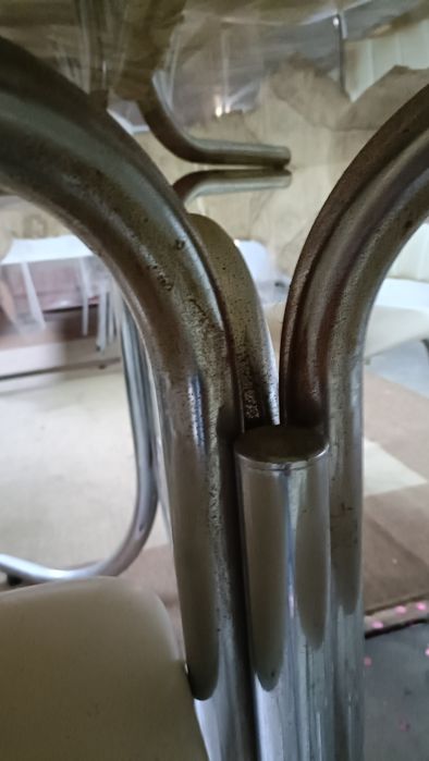 Mesa de vidro com defeito