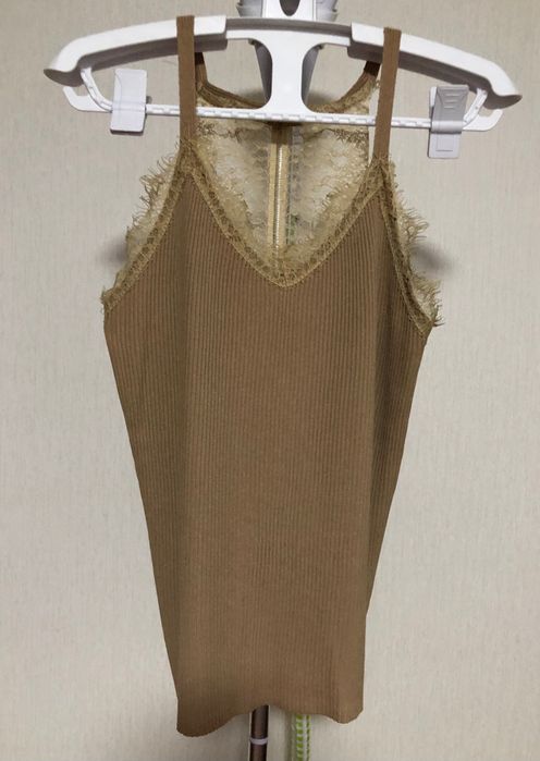 Трикотажний топ майка з мереживом мереживною спинкою