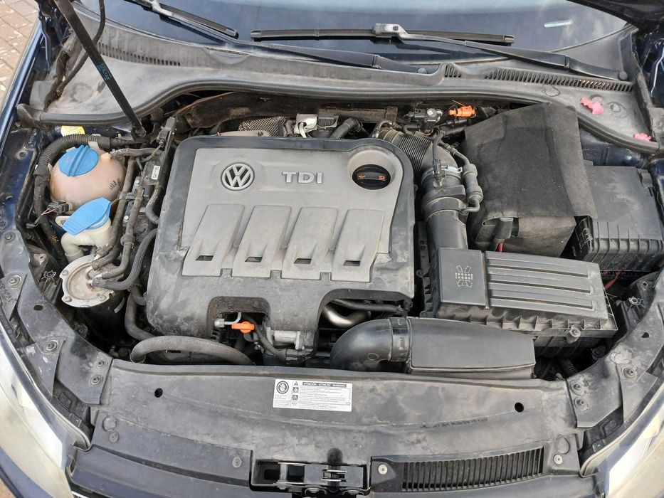 VW Golf Variant 2.0 TDi Confortline DSG 140 cv