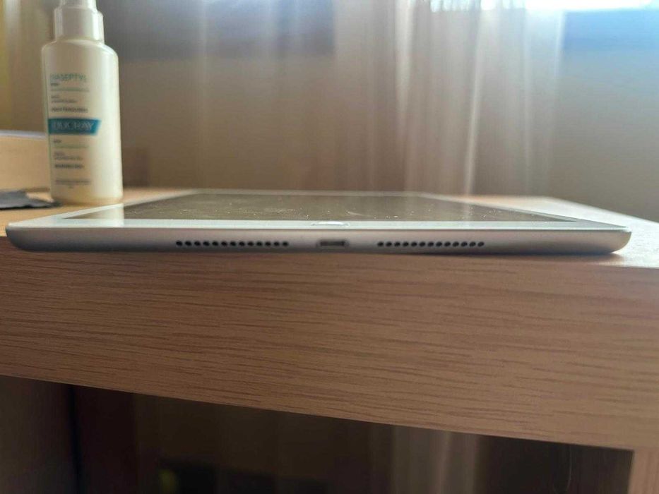 iPad 8.ª Geração 128GB + Teclado | Excelente Estado