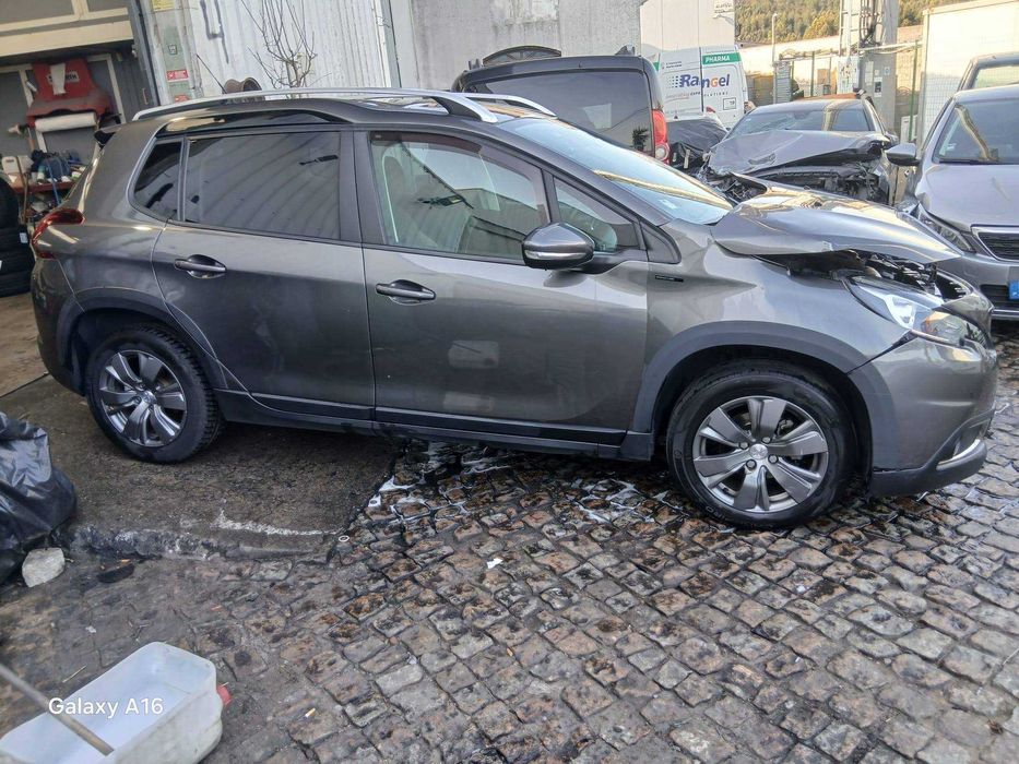 Peugeot 2008 1.5 BlueHDi Diesel Signature