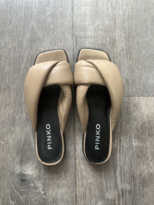 Pinko шлепки.