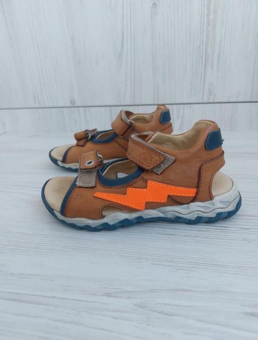 Брендові шкіряні босоніжки