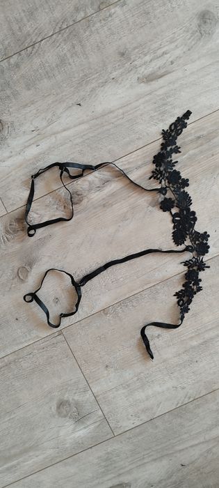 Pas do pończoch korona