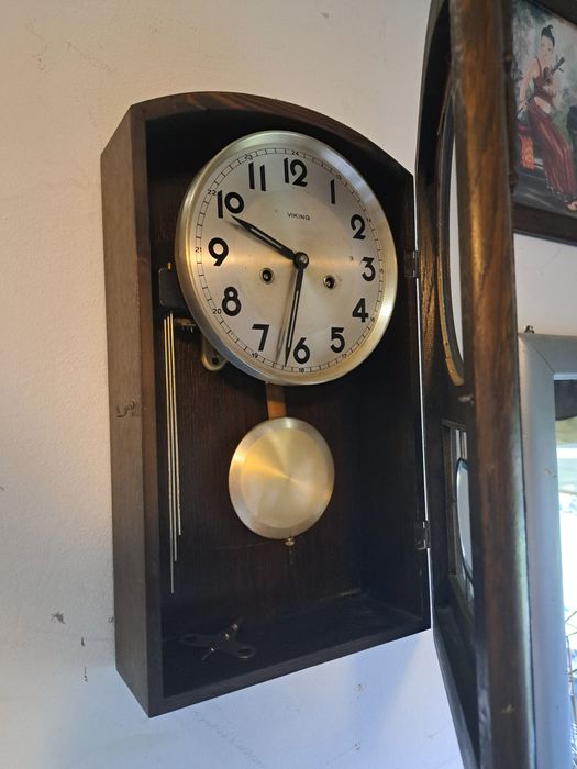 Zegar wiszący gabinetowy Junghans Viking