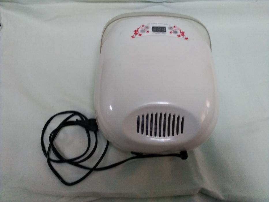 Профессиональная сушилка для ногтей.