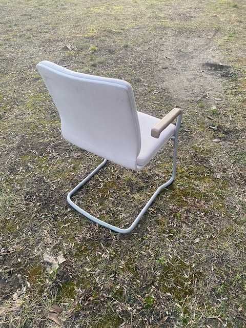 Solidne krzesła ogrodowe