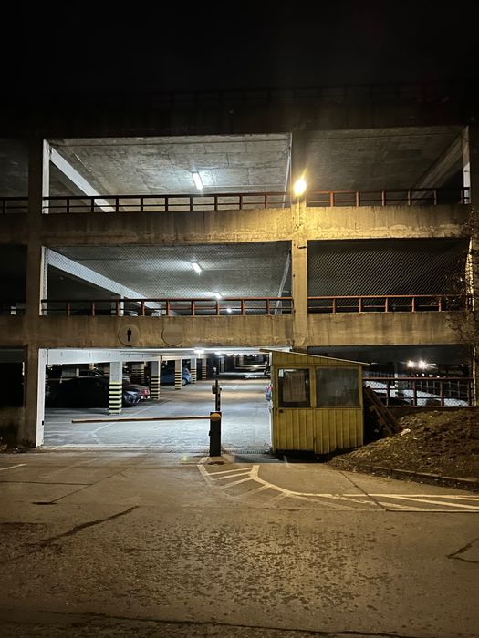 Miejsce postojowe w garażu