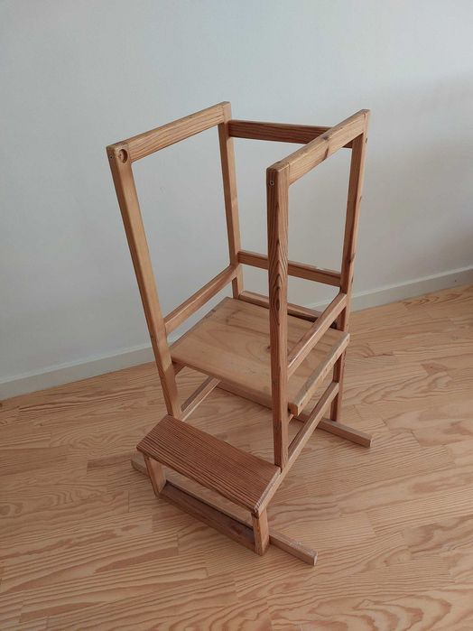 Torre de Aprendizagem Infantil Ajustável – 3 Níveis de Altura