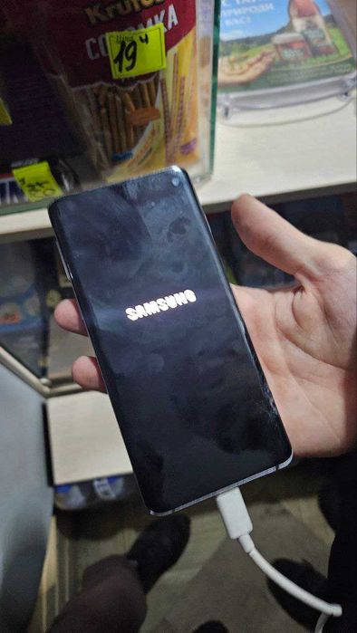 Экран Samsung S10 (дефект)