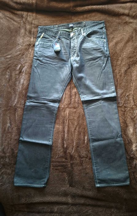 Calças de ganga Armani Jeans, novas