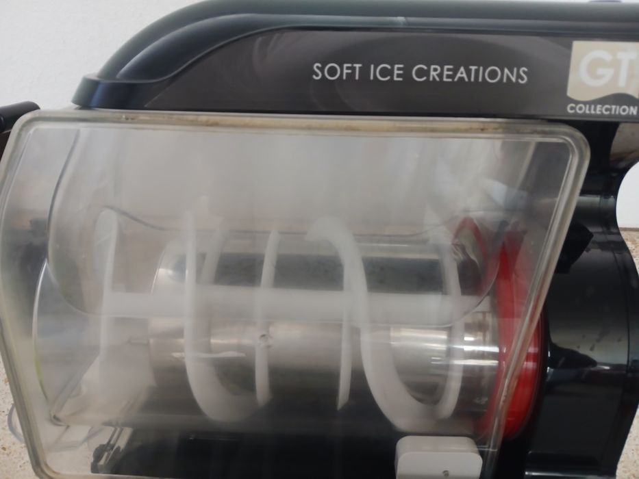 Máquina de gelados SPM GT1 ,direcionada para a produção de gelado soft, frozen yogurt, cremes frios e granizados.