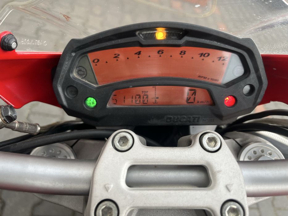 Ducati monster 696