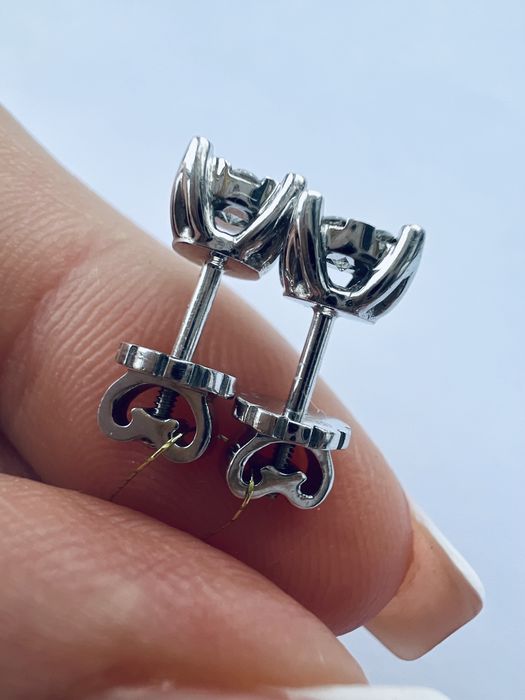 Золотые серьги пусеты с бриллиантами белое золото 585 проба