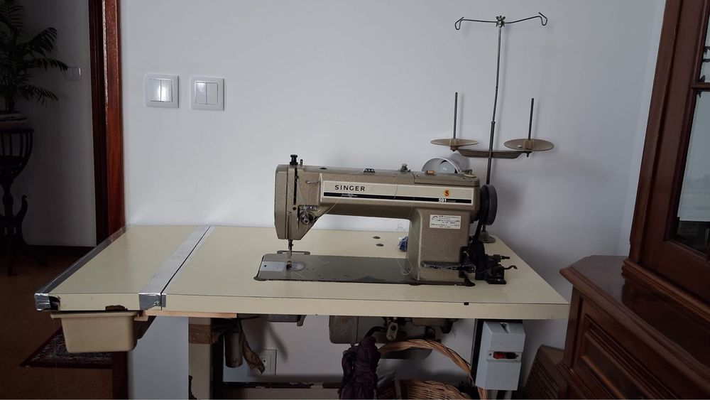 Máquina de Costura da Singer