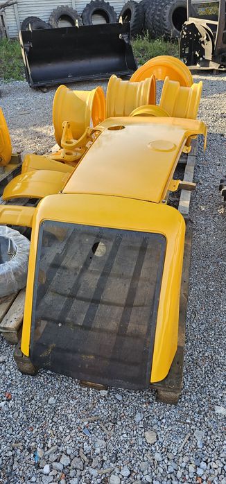 Продам  рамку  радіатора  в зборі  до  JCB
