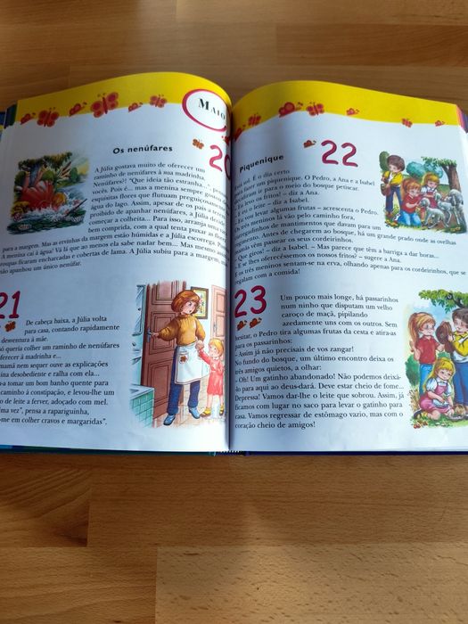 Livro infantil "365 histórias para sonhar"