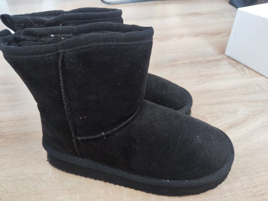 4 pary damskich butów, rozmiar 36, mix stylów