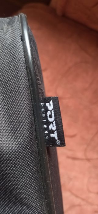 Сумка та чохол для ноутбука.