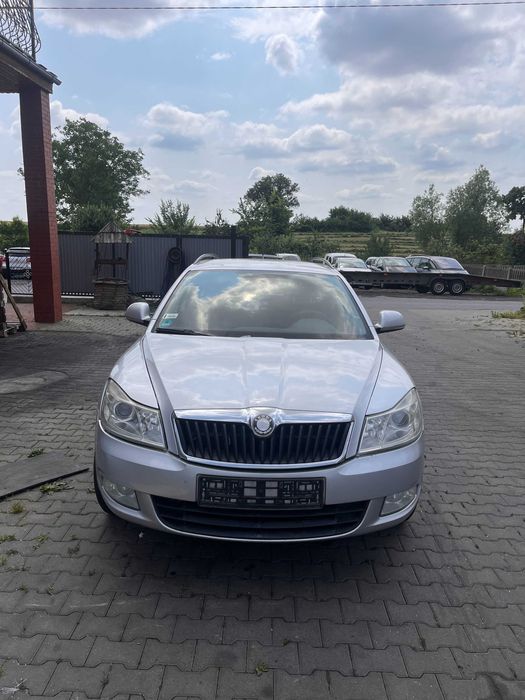 Skoda Octavia 2 Lift kombi   Tylko   drzwi