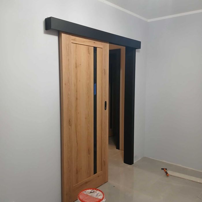 Drzwi przesuwne na ramie drewnianej