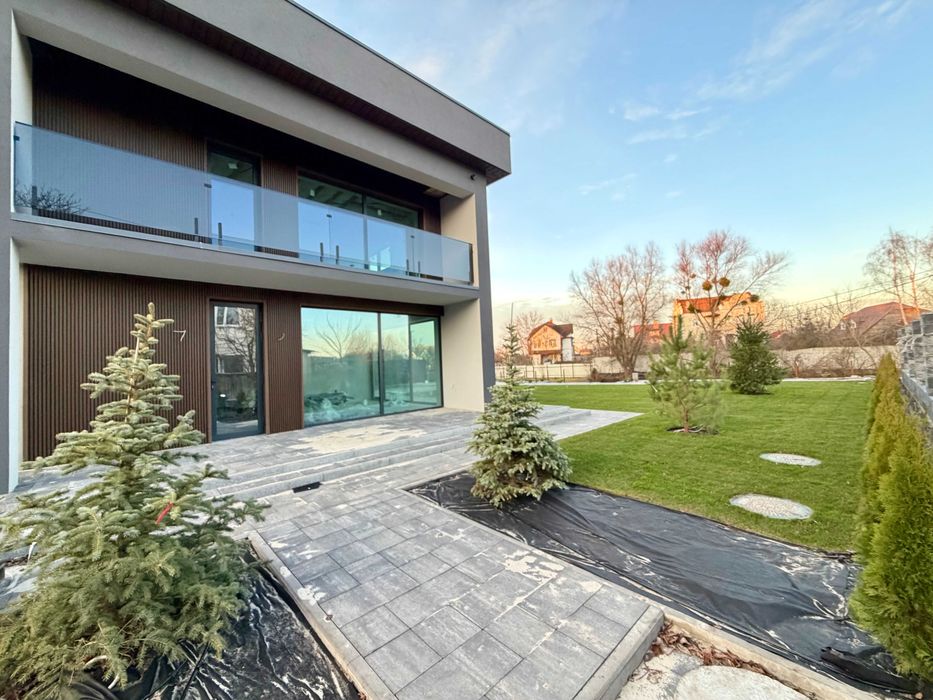 Продаж будинку свій вихід до озера Святище Осокорки 7км від метро