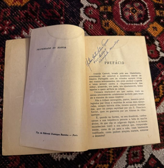 Livro Camões poema em dez cantos por Almeida Garrett