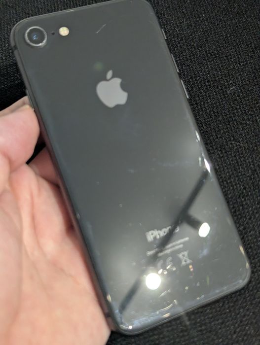 iPhone 8   64 gb  невер.