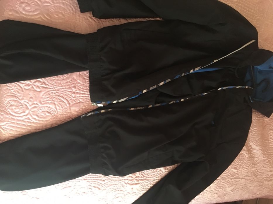 Костюм спортивный  (весна- лето) р.  L ( 48)  adidas на 186 рост