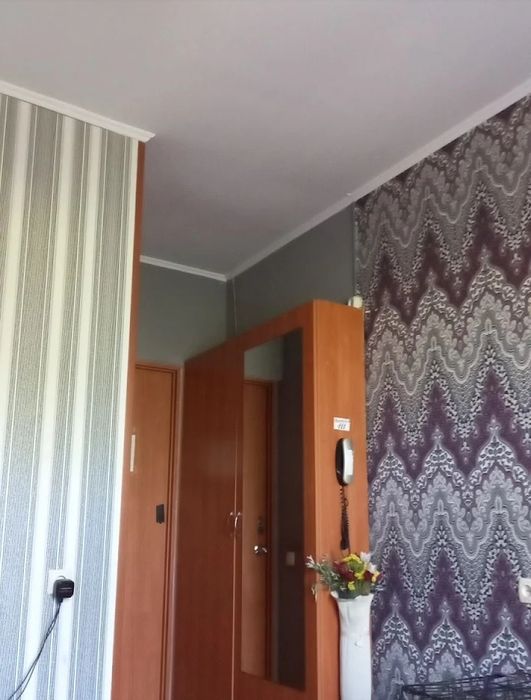 Сдам дом 15 комнат , бассейн ,подвал ,сауна,парковка своя! Киевский район!