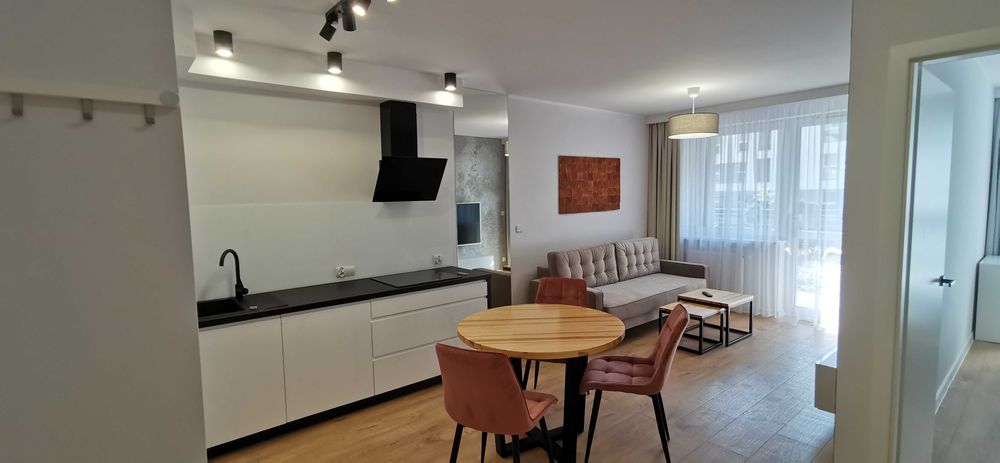 Wynajmę piękne mieszkanie 40 m2 dwa pokoje + 40 m2 taras na I piętrze