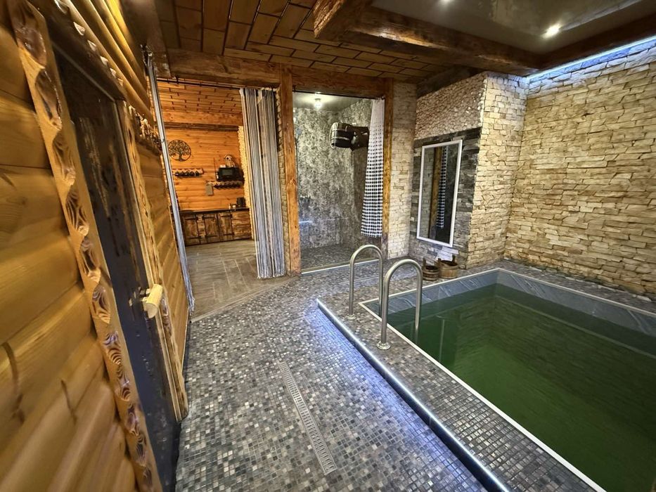 Божественная баня Троєщина