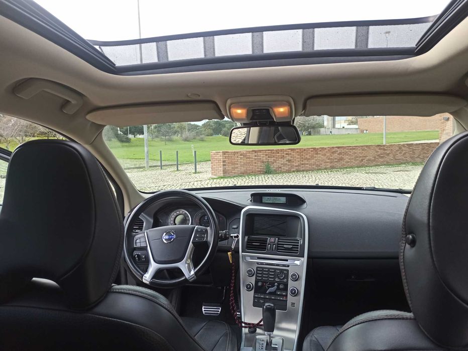 Volvo XC60 D5 205cv AWD Summum - Nacional - Histórico Volvo