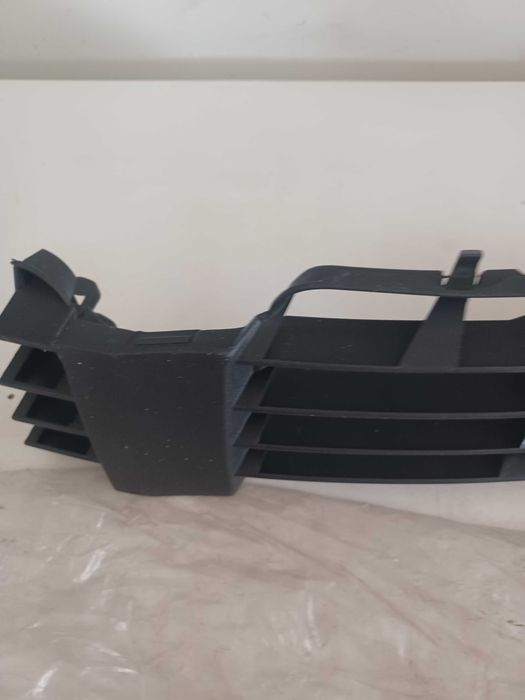 VW Passat 3BG B5.5 Grelha Direita Para-choques com sitio Farol Nevoeiro