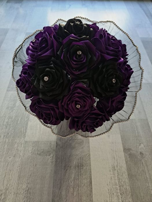 Bukiet ze wstążki satynowej