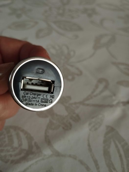 Car Charger 12 V -24A