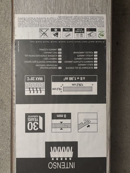 2 Caixas de Pavimento Flutuante Artens Intenso AC5 8 mm – Novas