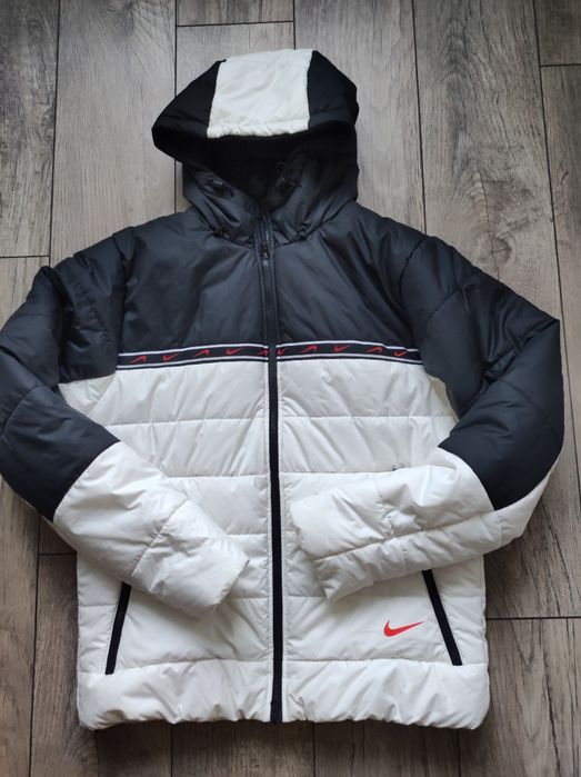 Фірмова чоловіка куртка мега легка