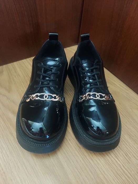 Лаковані лофери 37р.