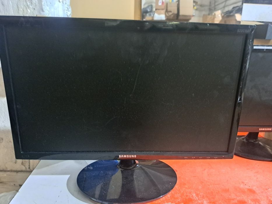 Монитор широкоформматний Samsung 21